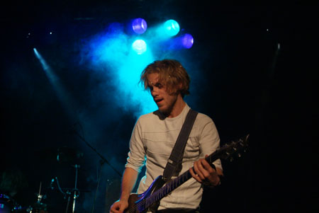 Phil Dosbson, Instill guitarist